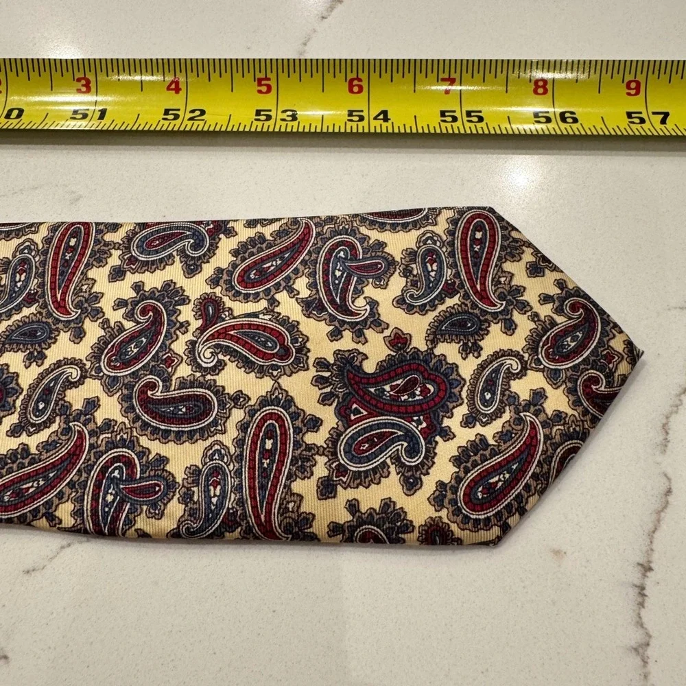 Michael Reed Collection Mens Silk Paisley Tie Red Navy Tan Made in USA RN 20567